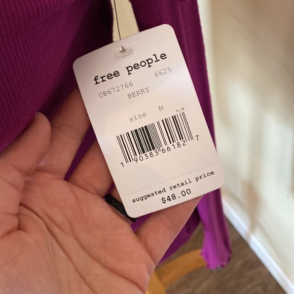 NWT Free People We The Free On Rewind Berry Purple Ruffled Shoulder Top Size M - Picture 4 of 8